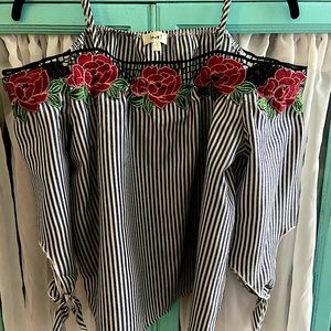 love j Floral off shoulder embroidered lace strapped top/ sz Small